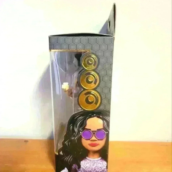 Funko gold music H.E.R. - Picture 5 of 6